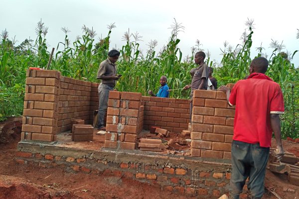 Ouganda_construction maison